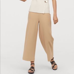 NWOT H&M Beige Culottes cropped pants S
